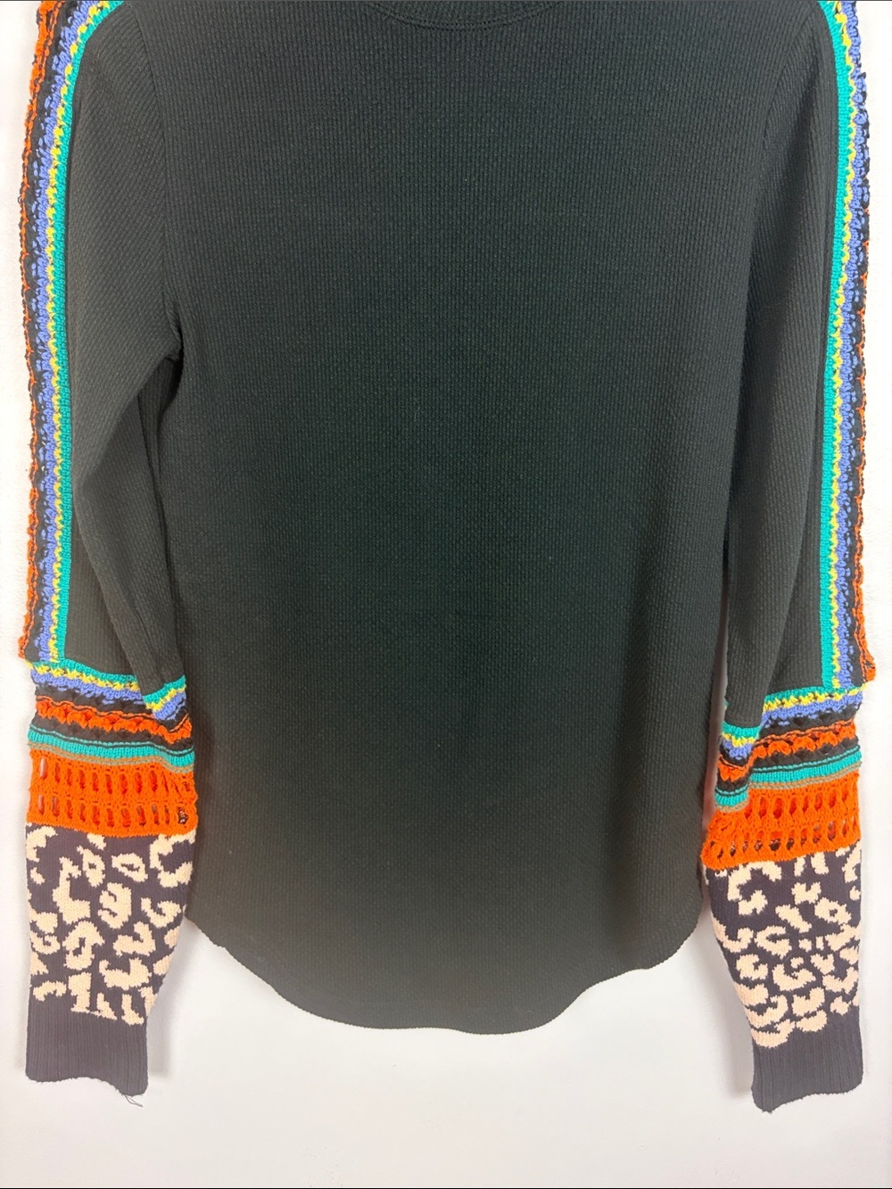 Free People Mock Neck Sweater XS Black Crochet Sleeve Leopard Cuffs Boho - Picture 4 of 12
